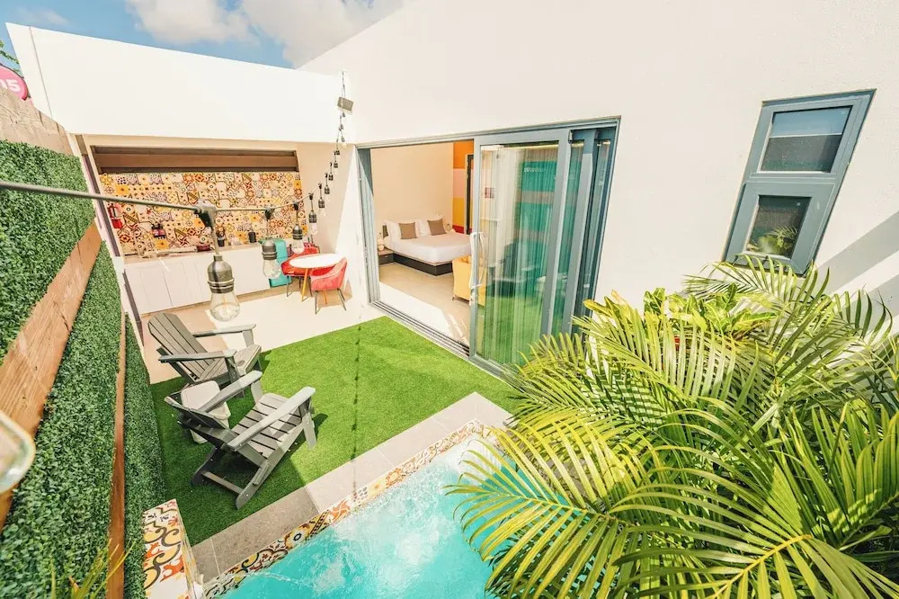 Privada Stays - Private Pools & Colorful-Chic Boutique Hotel