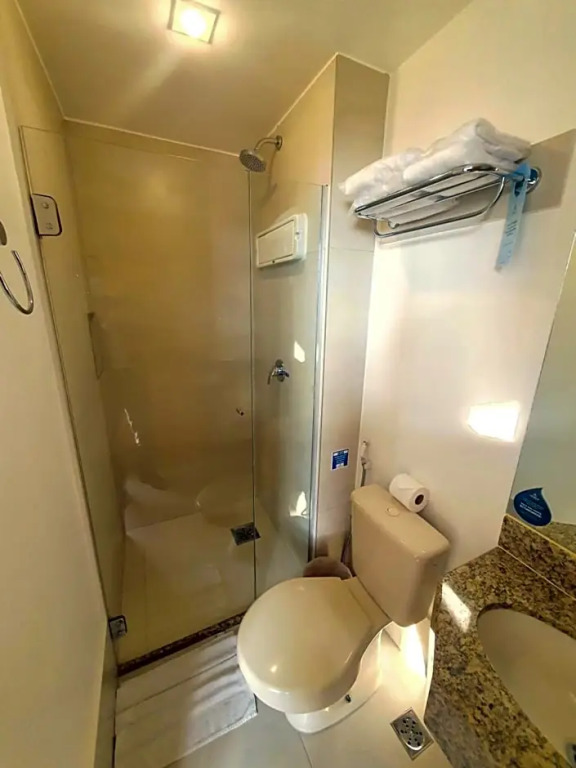 FLAT NO NOBILE SUÍTES MONUMENTAL COM ESTACIONAMENTO GRÁTIS, AO LADO DA ESPLANADA DOS MINISTÉRIOS E DO ESTÁDIO MANÉ GARRINCHA, WI-FI, PISCINA, ACADEMIA, SAUNA, RECEPÇÃO 24HS By REI DOS FLATS