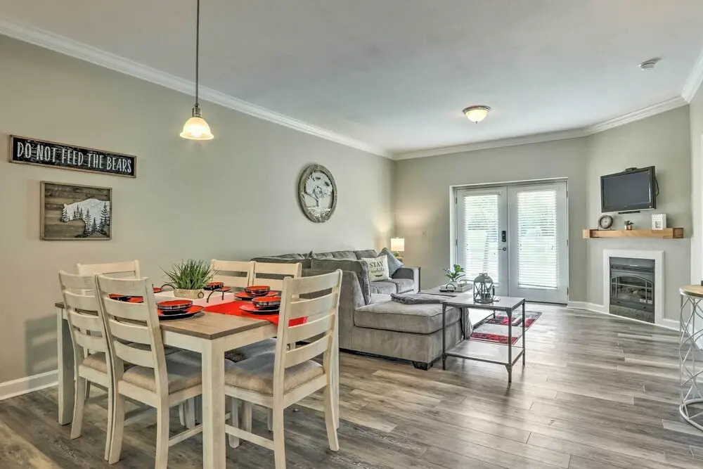 Community Pool Access! Dtwn Pigeon Forge Condo