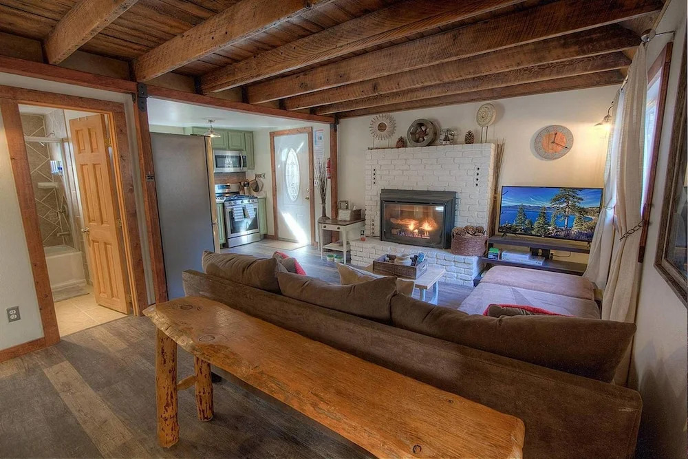 Heavenly Pines by Lake Tahoe Accommodations