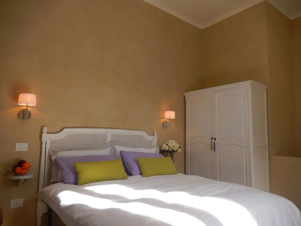 White Lilac Romantic B&B