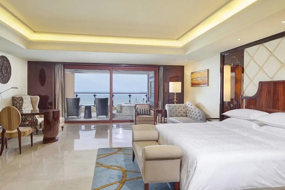 Sheraton Sanya Bay Resort