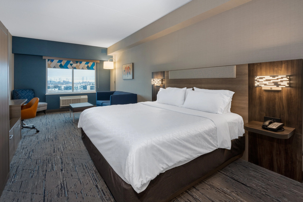 Holiday Inn Express & Suites Vaughan-Southwest by IHG