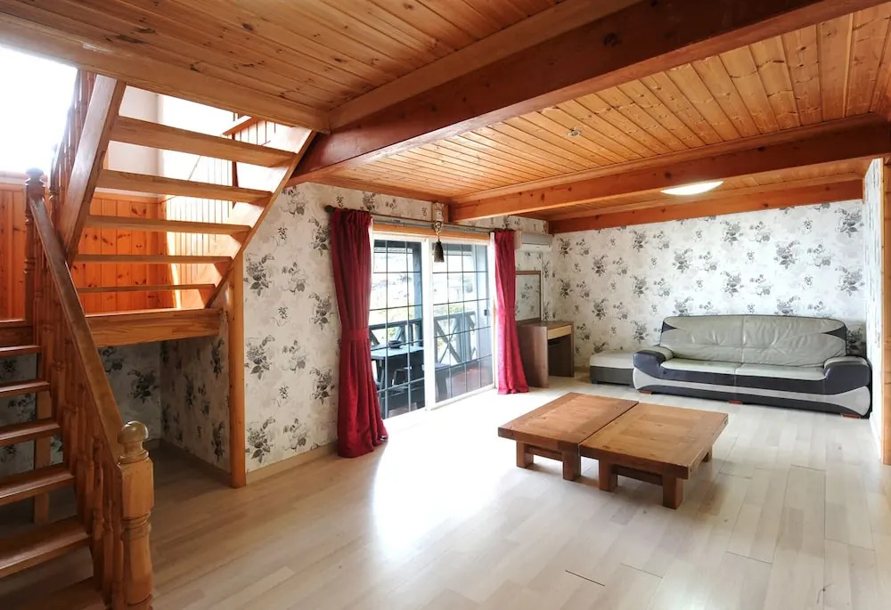 Geoje Floria Pension