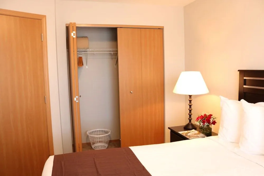 Autumn Leaf Furnished Apartments
