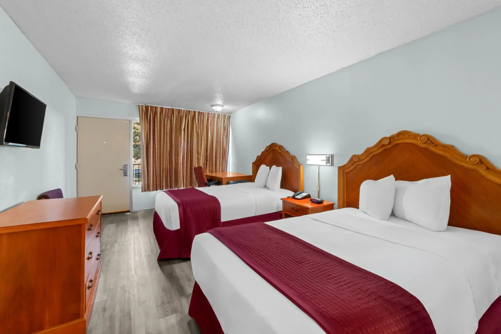 Knights Inn San Antonio near Frost Bank Center