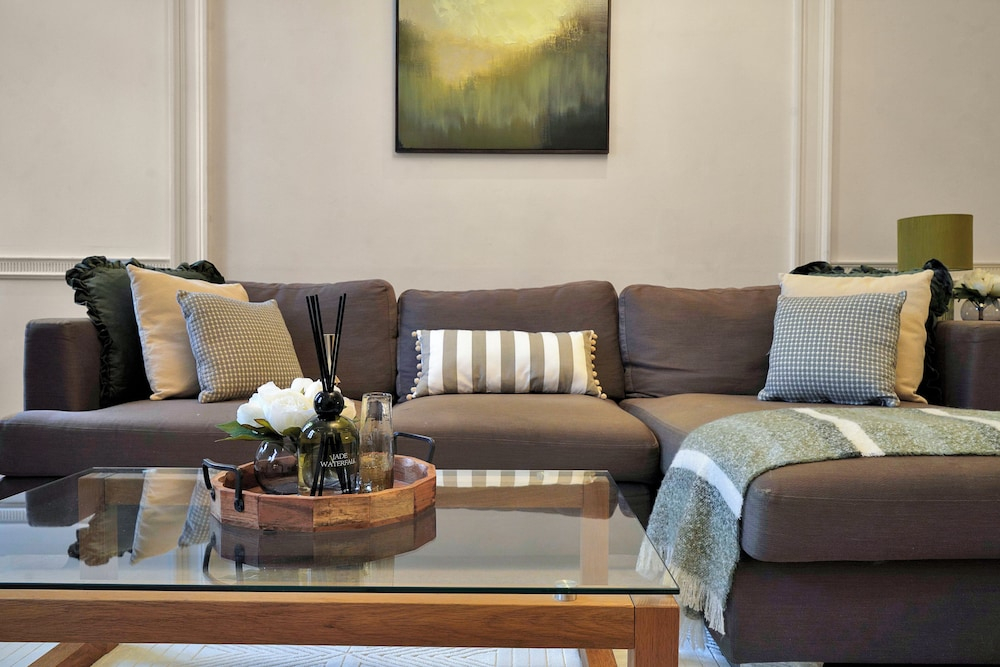 Hertford Flat 12