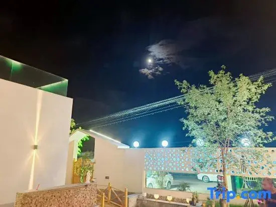 LuoLanXiao ZhuSpacious;PanoramicMountain Views; Designer Garden Boutique Inn
