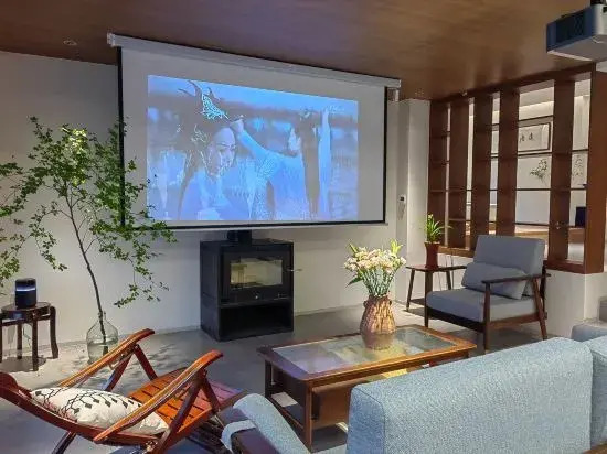 Taining Extraordinary Companion Mountain Residence