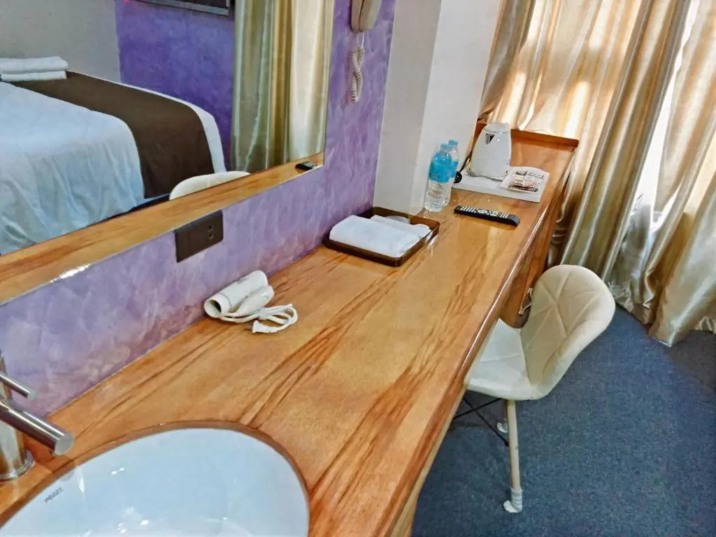 Sempre Premier Inn - MACTAN AIRPORT HOTEL