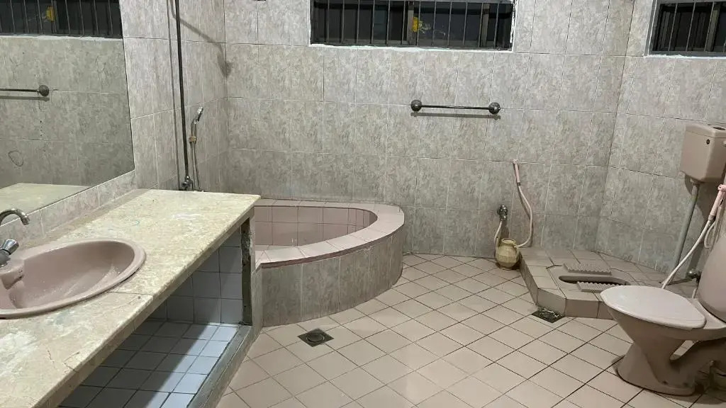 4 bed Spacious Villa
