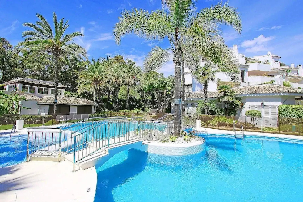 1104 Beach Front Line Apartment Golden Beach 3 Pools