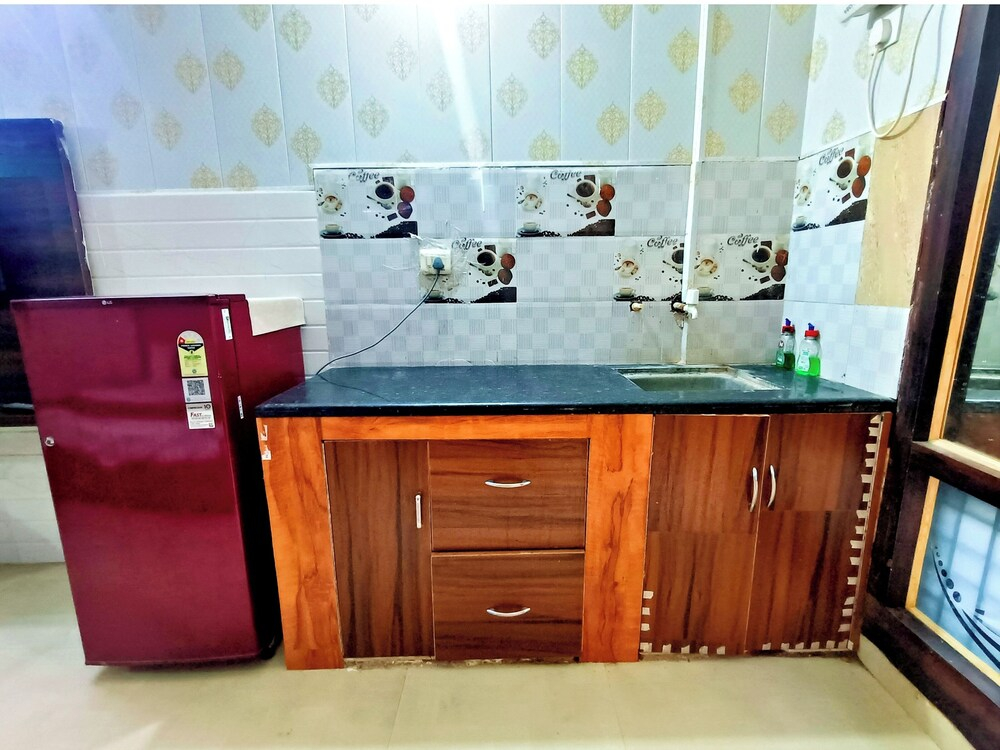 Hotel Krishna Regency - near ISCKON