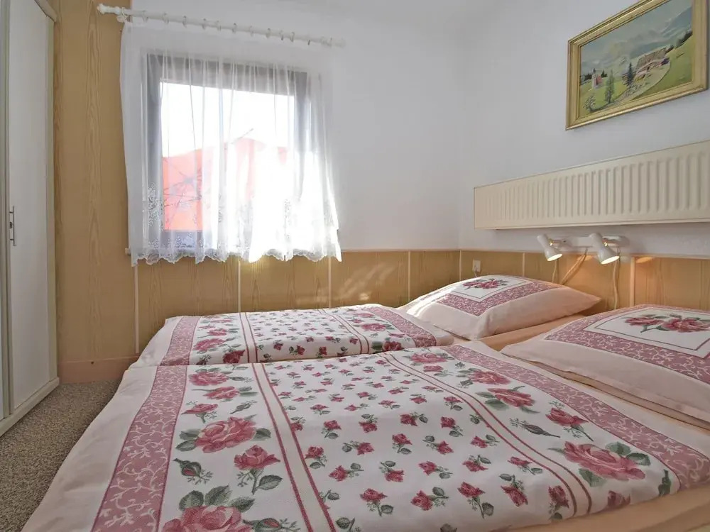 Cozy Holiday Home in Grossbreitenbach near Schwarza Valley