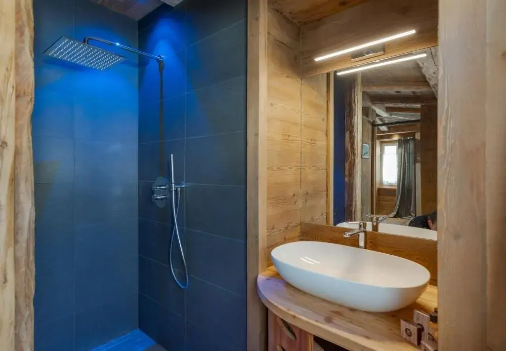 John Luxury Suites