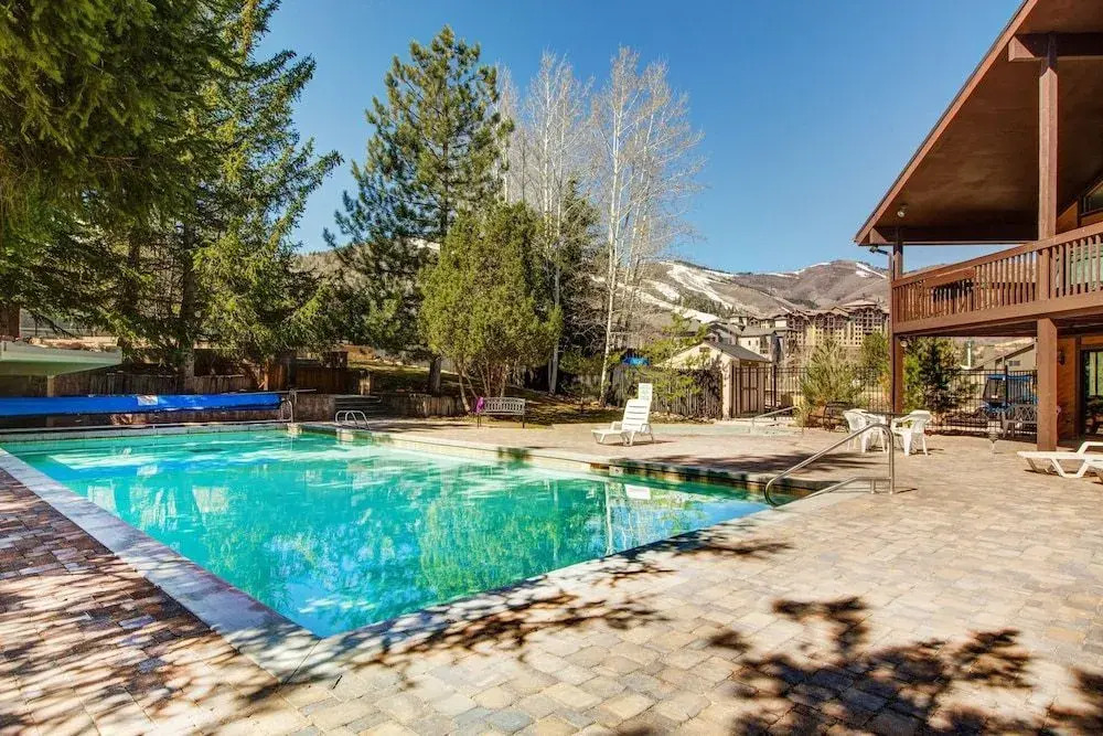 4BR 4BA Rustic Mountain Condo Park City by RedAwning