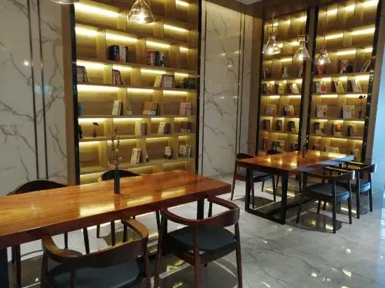 Countryside Yaqing Hotel (Shantou High-speed Railway Station Xinjin Food Plaza)