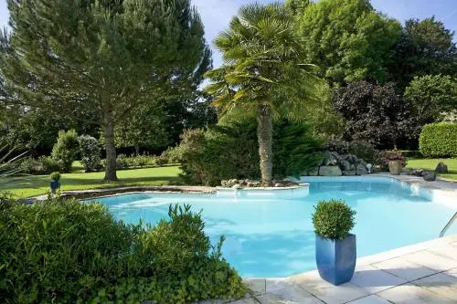 Villa La Roseraie avec accès piscine Hôtel La Roseraie