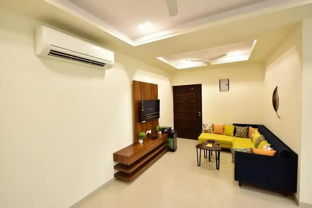 StayEden - Morden Upscale 2BHK Airport