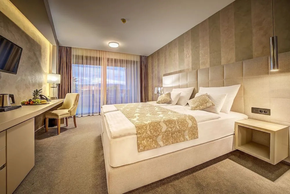 Hotel Maritime