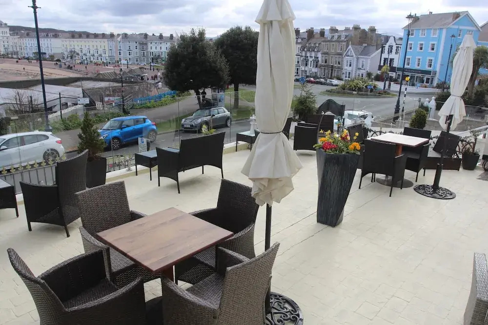 Bryn-Y-Mor Hotel
