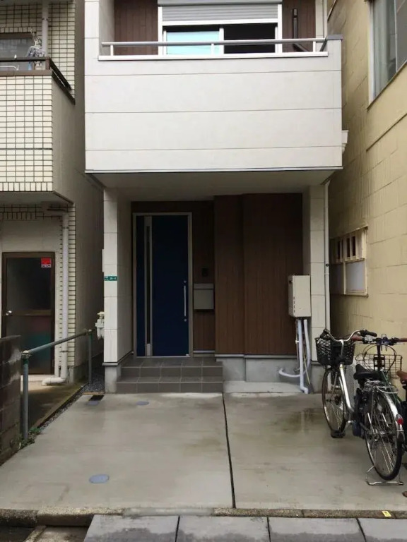 Kasai Guest House, 4min to Kasai Sta, Direct buses to Airport & Disney