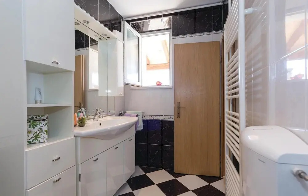 Awesome Home in Dubravka With Wifi and 5 Bedrooms