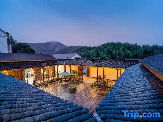 Yunshuiyu Moganshan Hot Spring Siheyuan Homestay