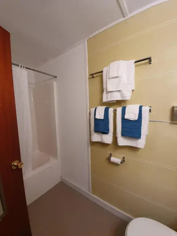Yardarm Motel