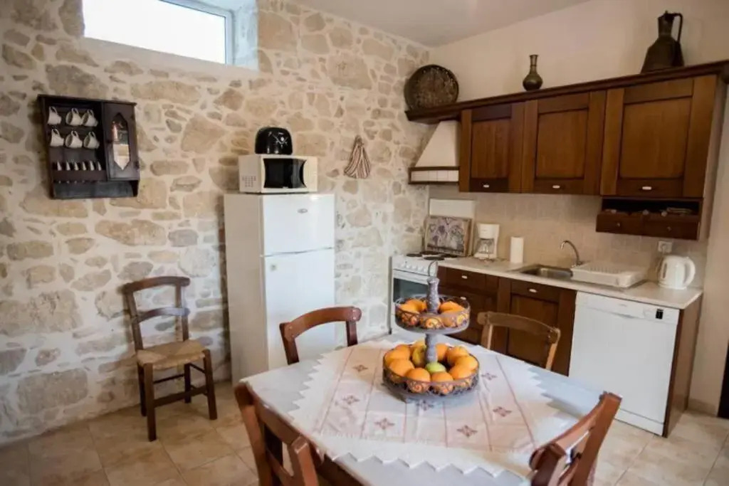 Traditional House 1 with Pool
