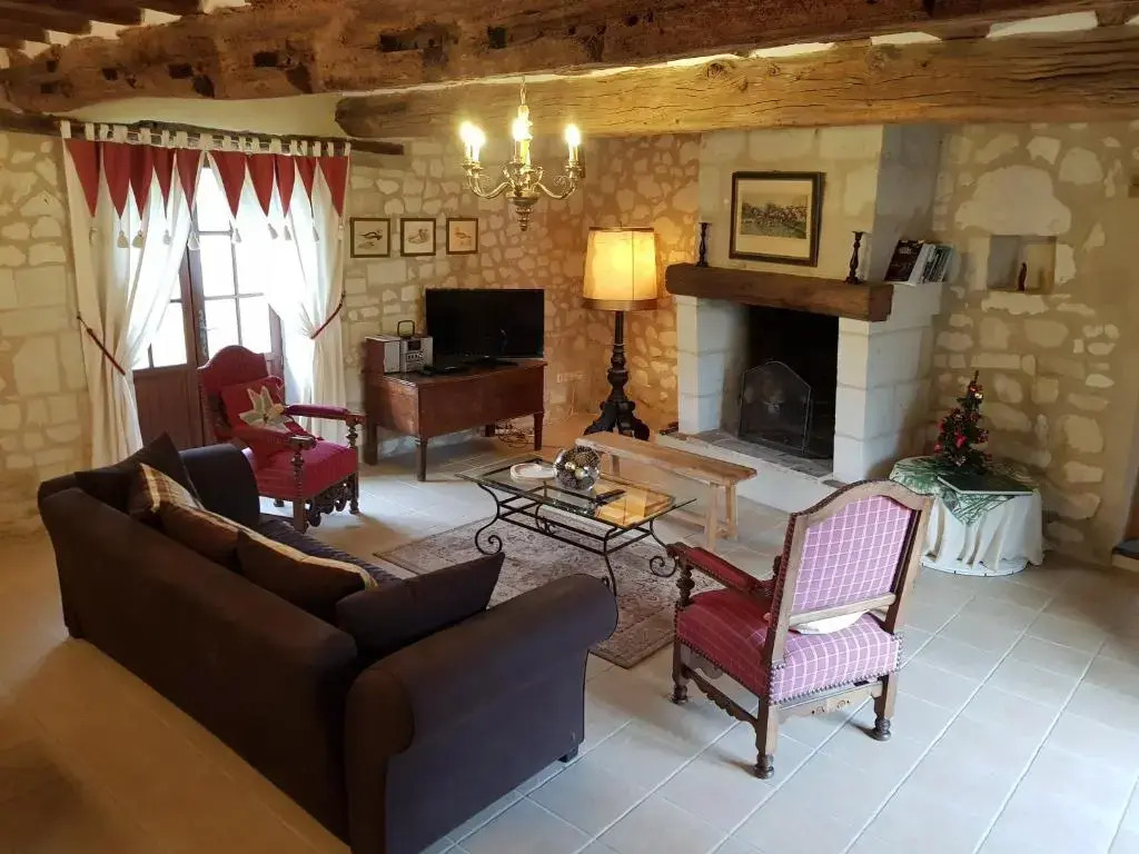 Château de Salvert - 4 Gîtes - 32 personnes