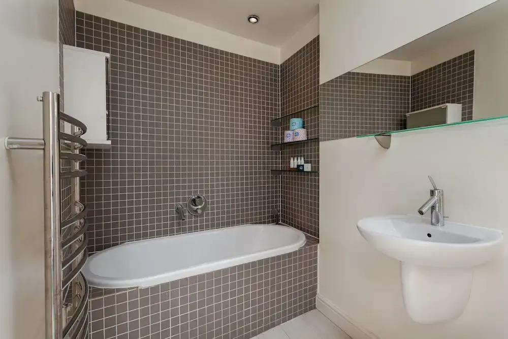 Light And Comfortable Hammersmith Home Ssq