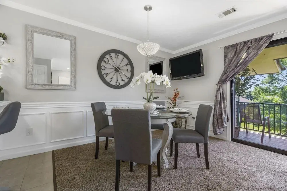 Clubhouse Bungalow - Community Amenities