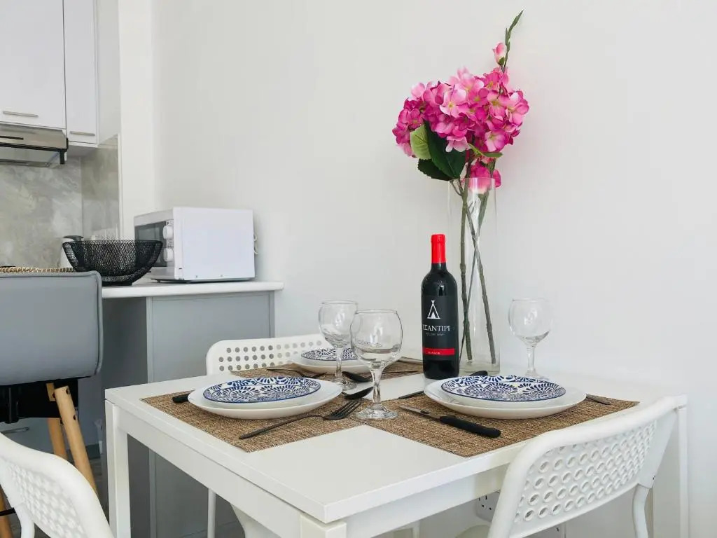 Pink Flamingo 1-BR Apartment in Larnaca