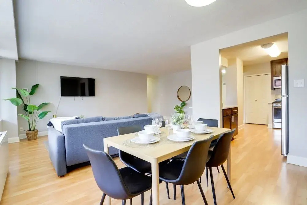 Amazing Br2 Bedroom Condo at Arlington