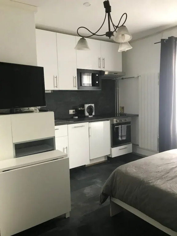 Studio in Neuchâtel, with Enclosed Garden And Wifi - 2 Km From the Beach