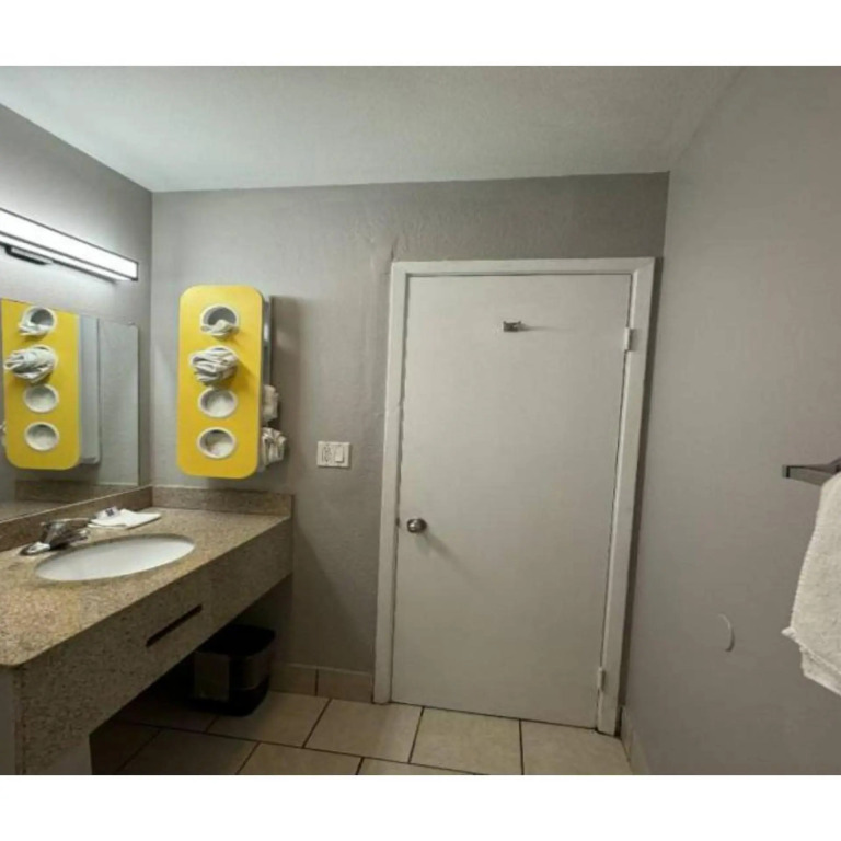 Motel 6-Janesville, WI