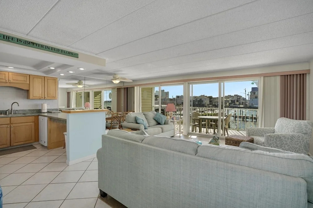 Thunder Island 139d 2 Bedroom Condo by RedAwning