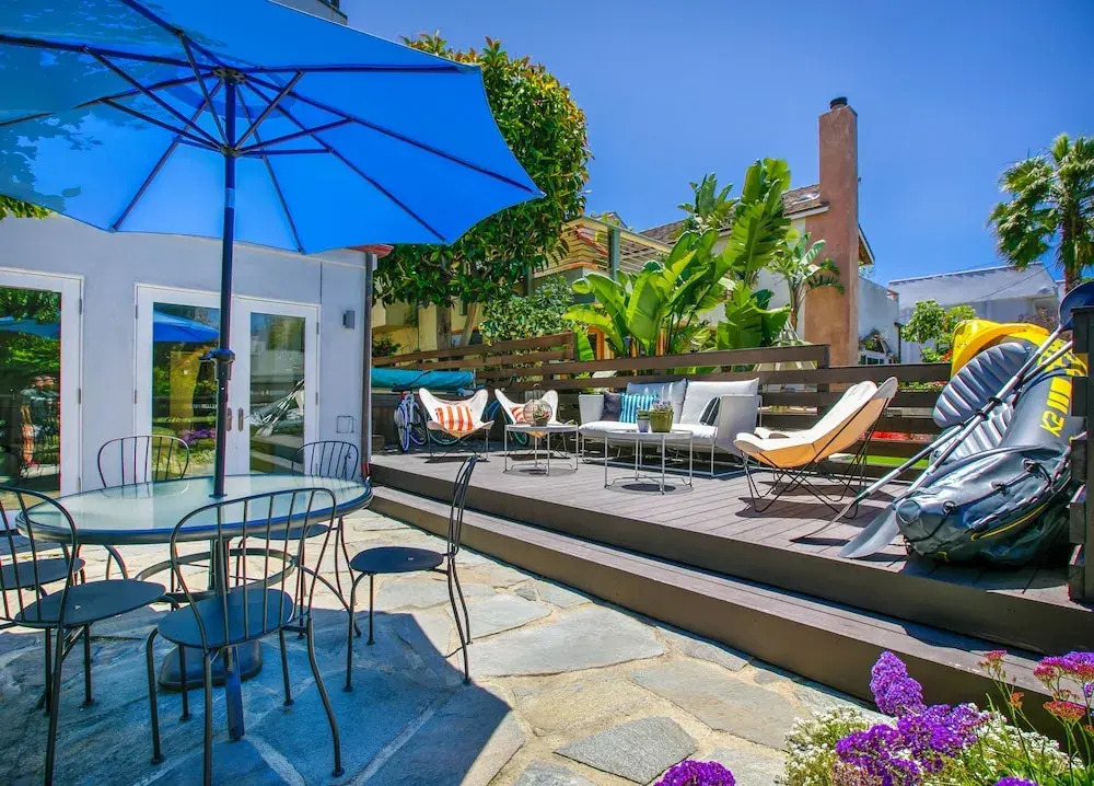 New Listing! Venice Canal-front W/ Pool, Near Beach 5 Bedroom Home