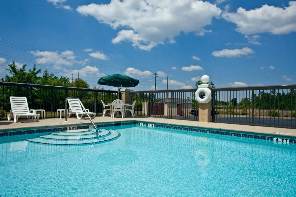 Holiday Inn Express & Suites Milton East I-10 by IHG