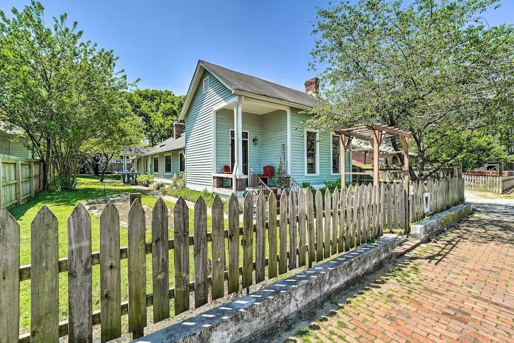 Cute Nashville Getaway: Walk to Cafes & Pubs!