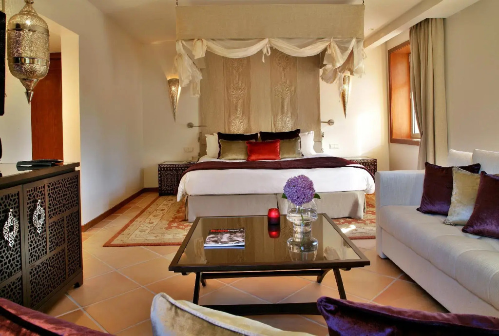 Tiara Yaktsa Côte d'Azur