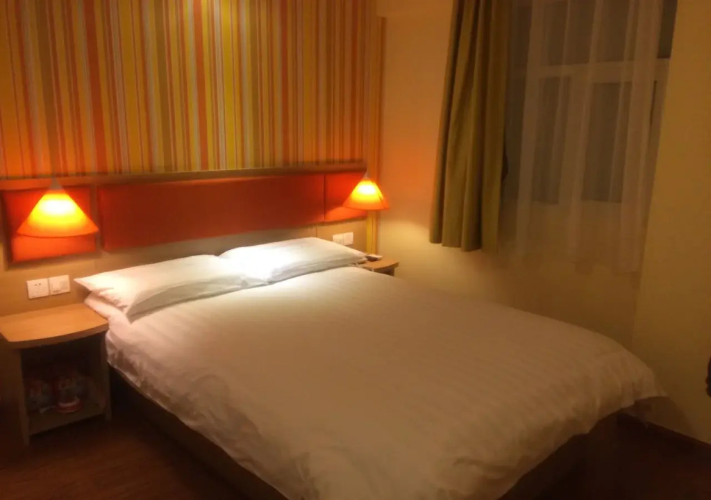 Home Inn Chengdu New Exhibition Center Tianfu Street Number Three