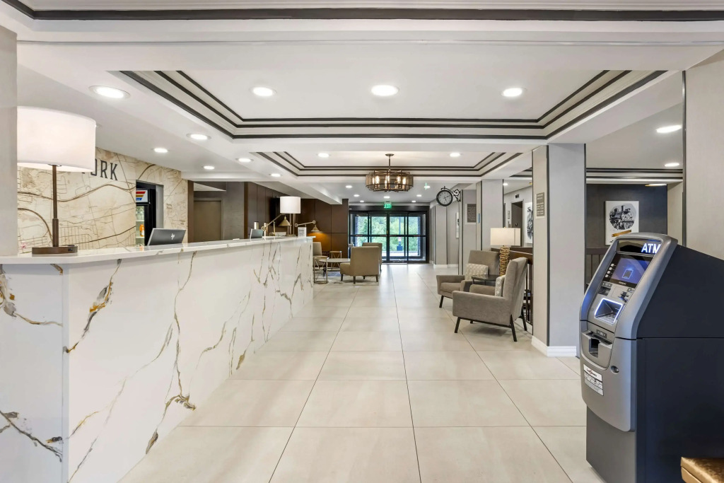 Best Western Plus Heritage Rail-South York/I-83