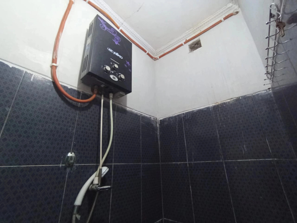 RedDoorz @ Penginapan Hello Pacitan