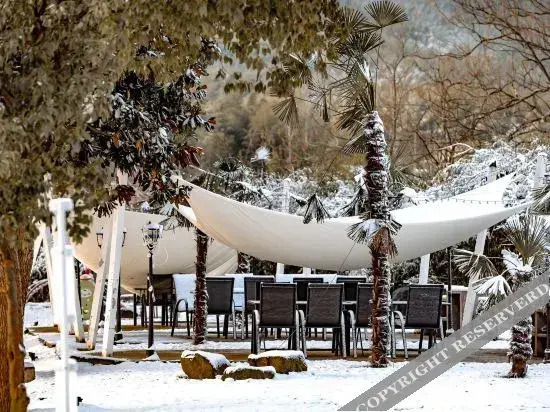 Zhi Lan Qiu Lakeside Homestay