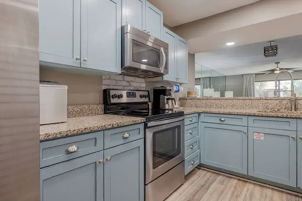2BR Condo in Edgewater Resort With Golf, Tennis, Pools & Free Tram Service!