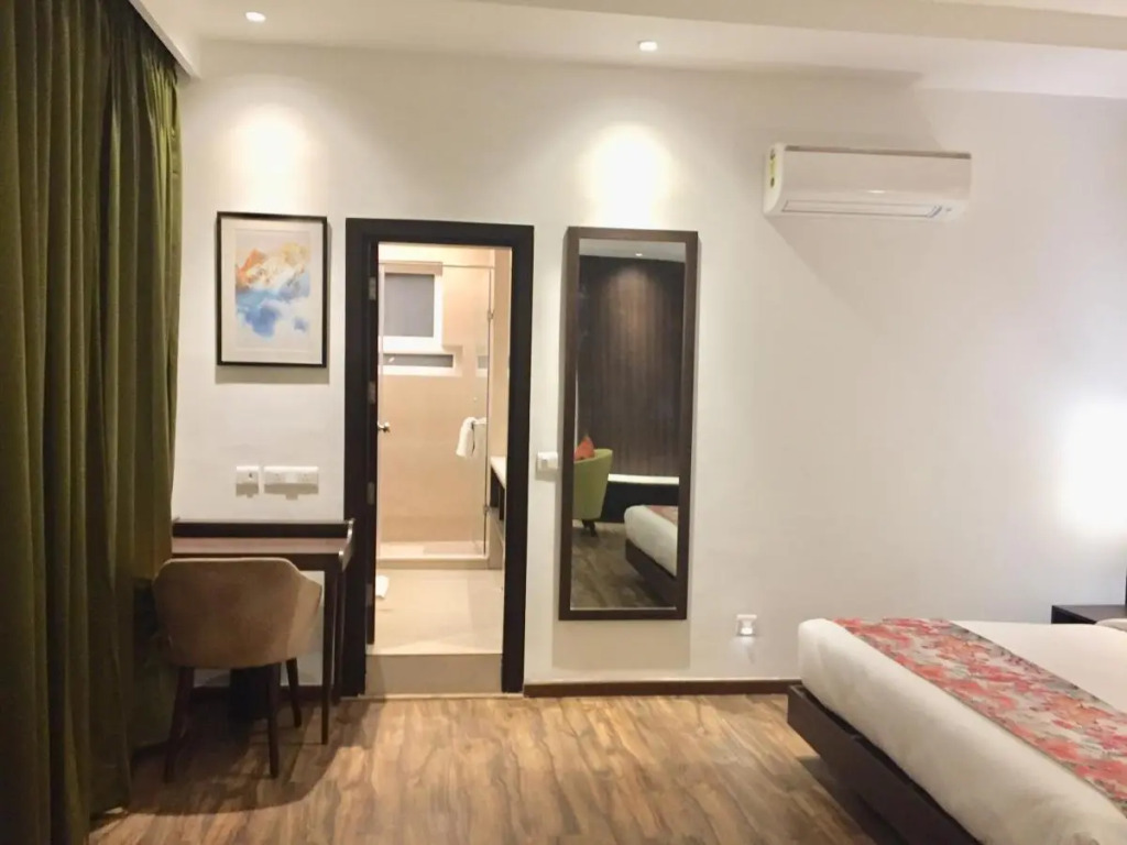 Hotel Le ROI Lake View koti