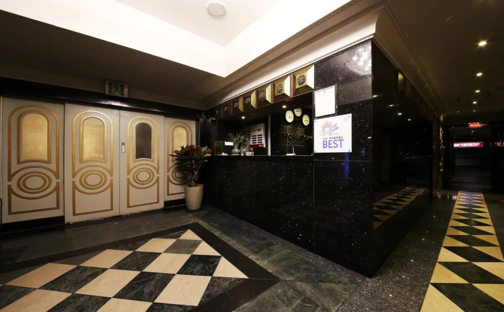 Valentine Hotel