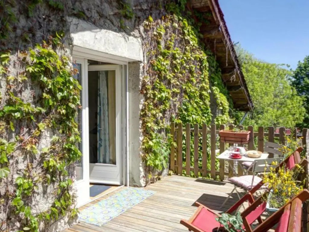 Appartement Saint-Priest-la-Prugne, 1 pièce, 2 personnes - FR-1-496-224